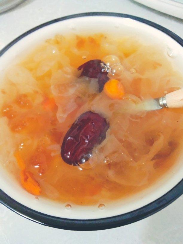 雪燕桃胶银耳羹