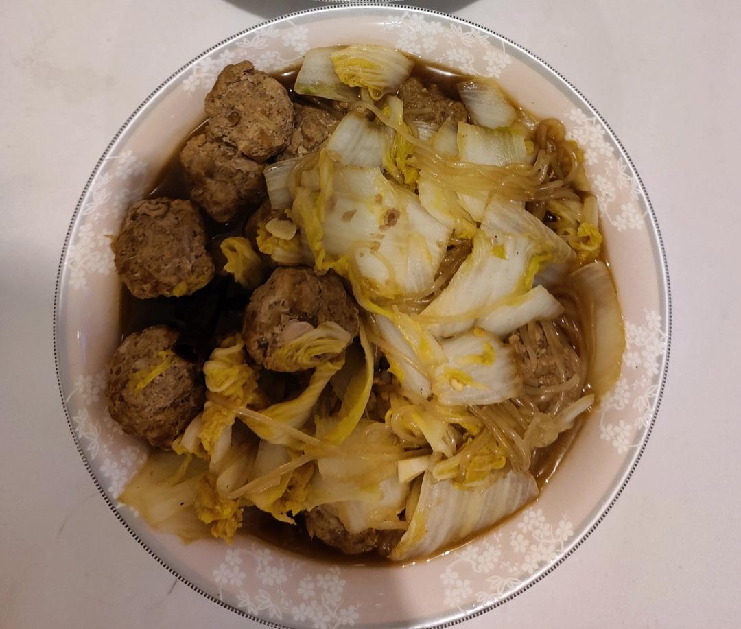 白菜粉条炖丸子