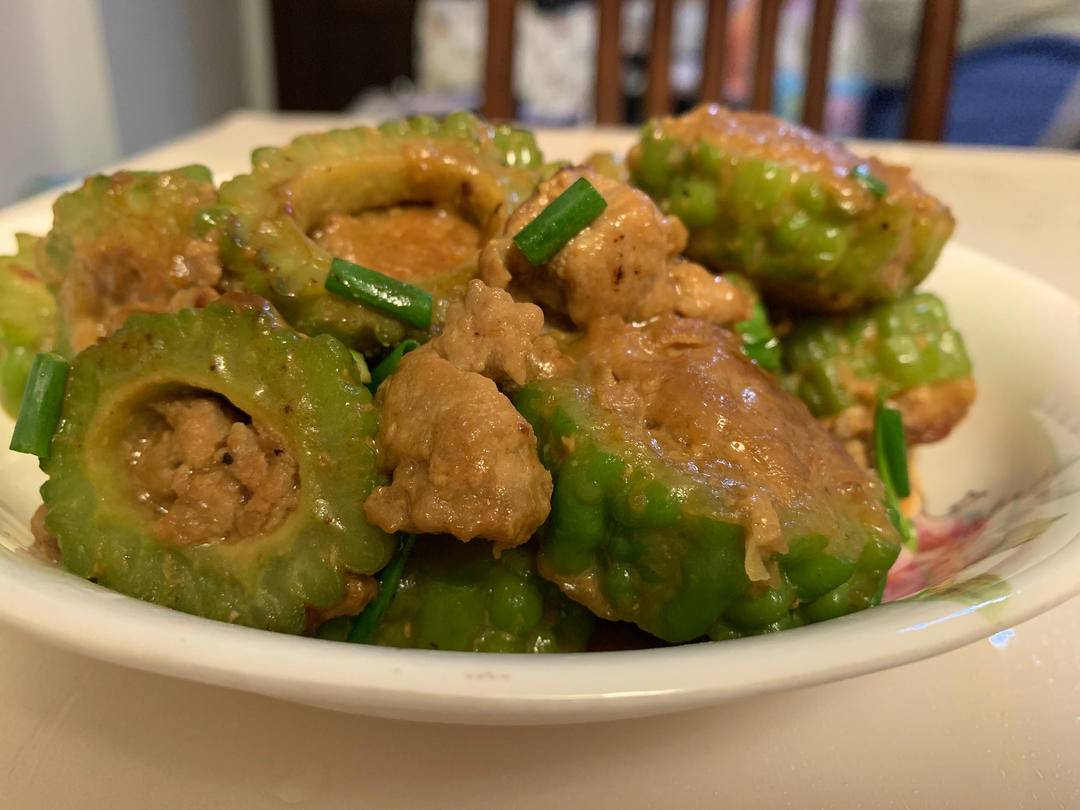 厨师长教你：“苦瓜酿肉”的家常做法，口感和味道很棒，先收藏了