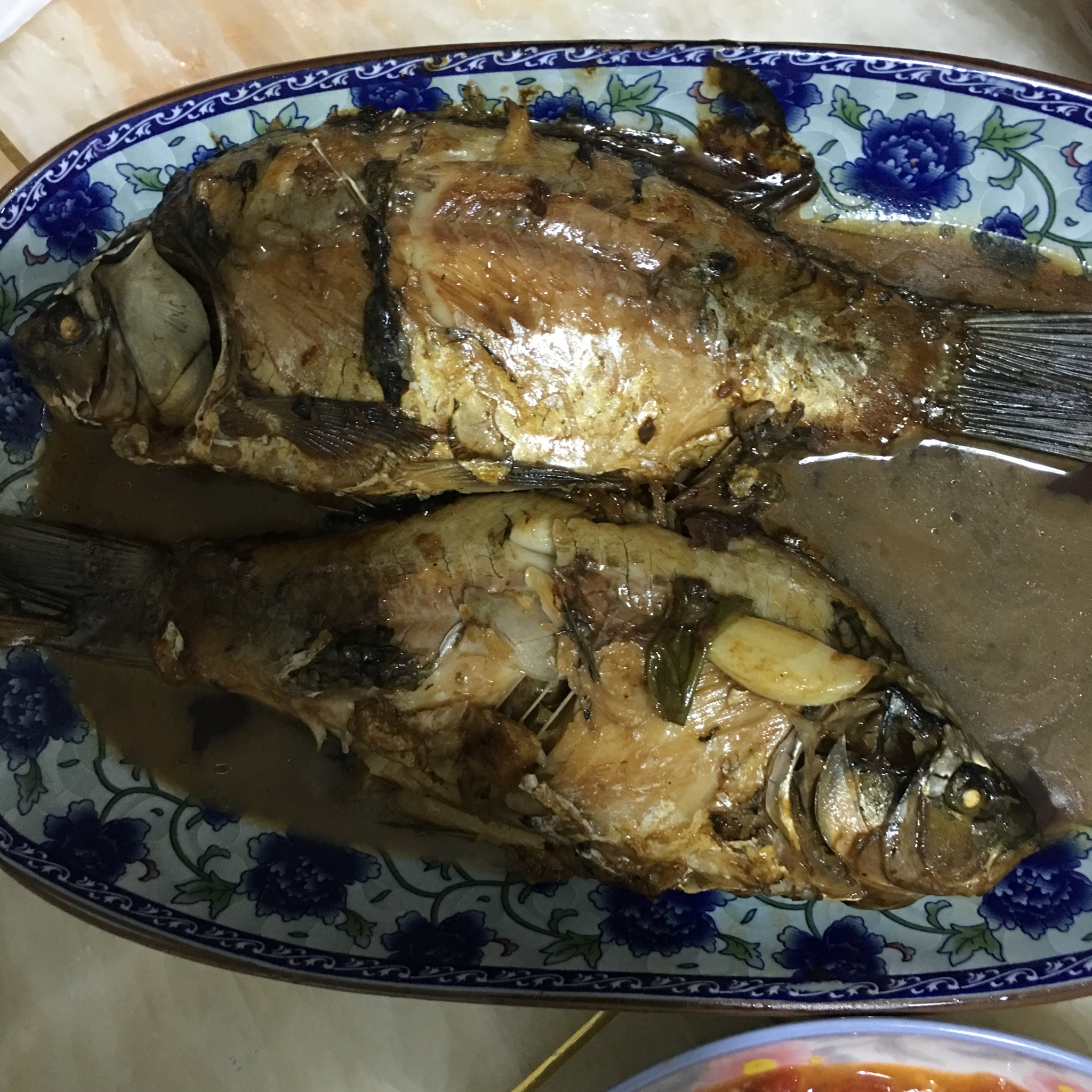 炖鲫鱼