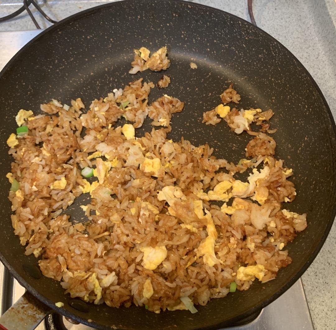 好吃到停不下来的酱油蛋炒饭