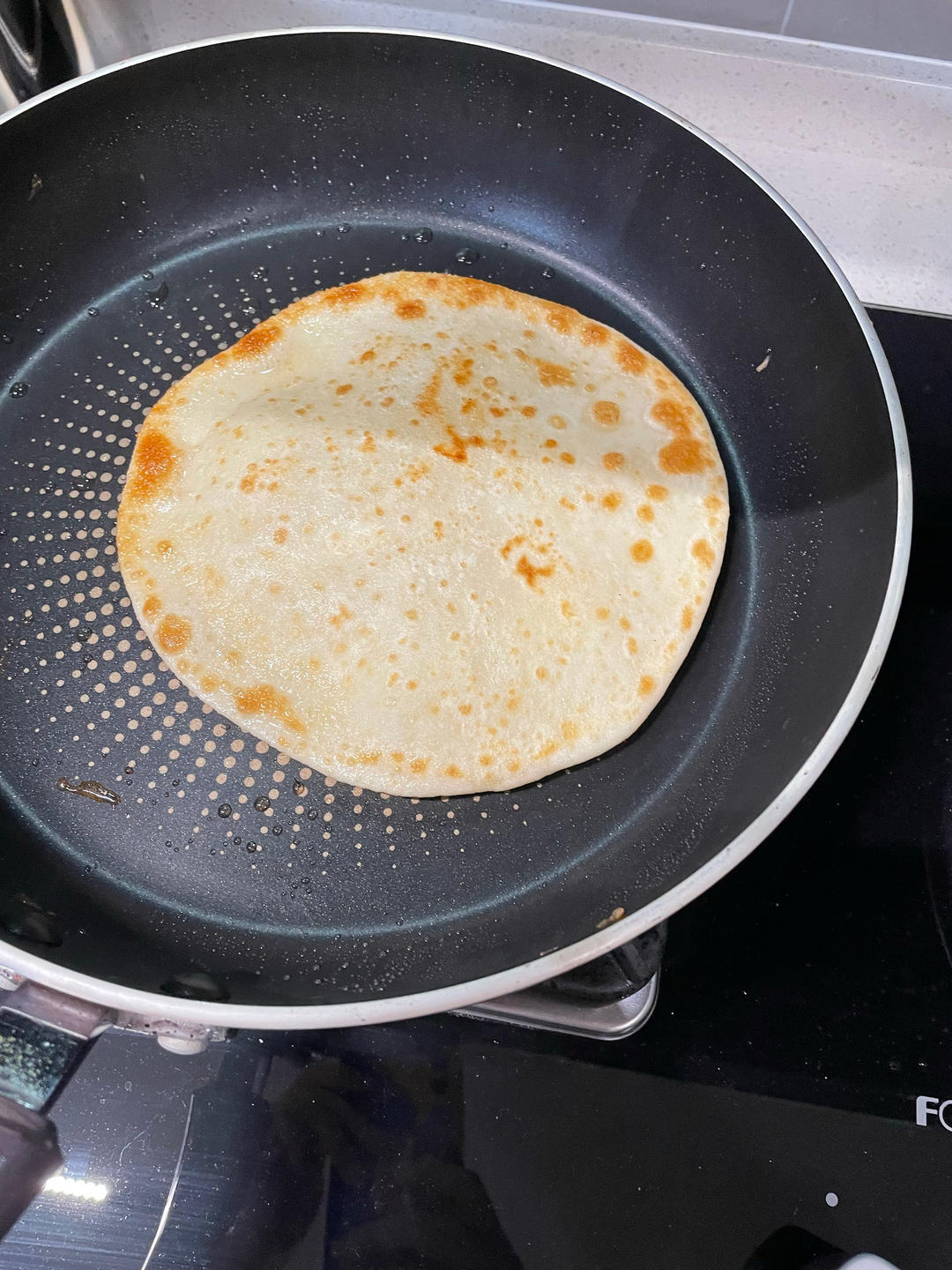 张张都鼓大泡的鸡蛋灌饼这样做不鼓大泡都难