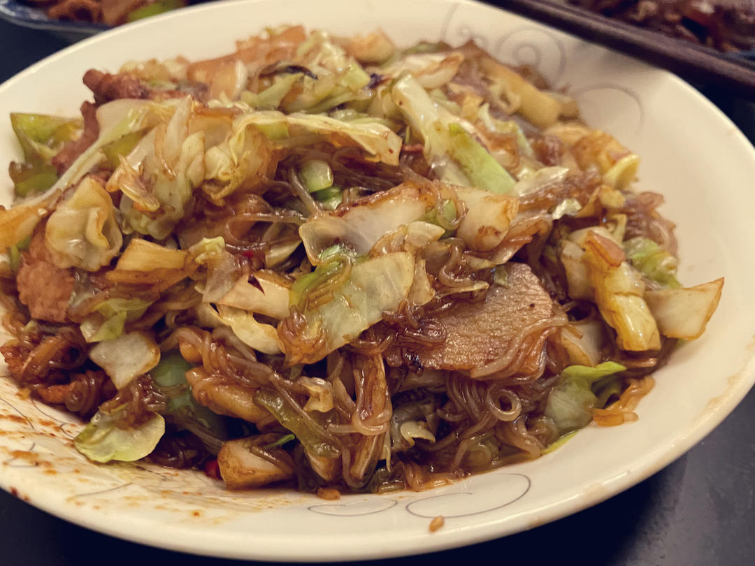 最近爱吃粉丝粉条～包菜炒粉丝
