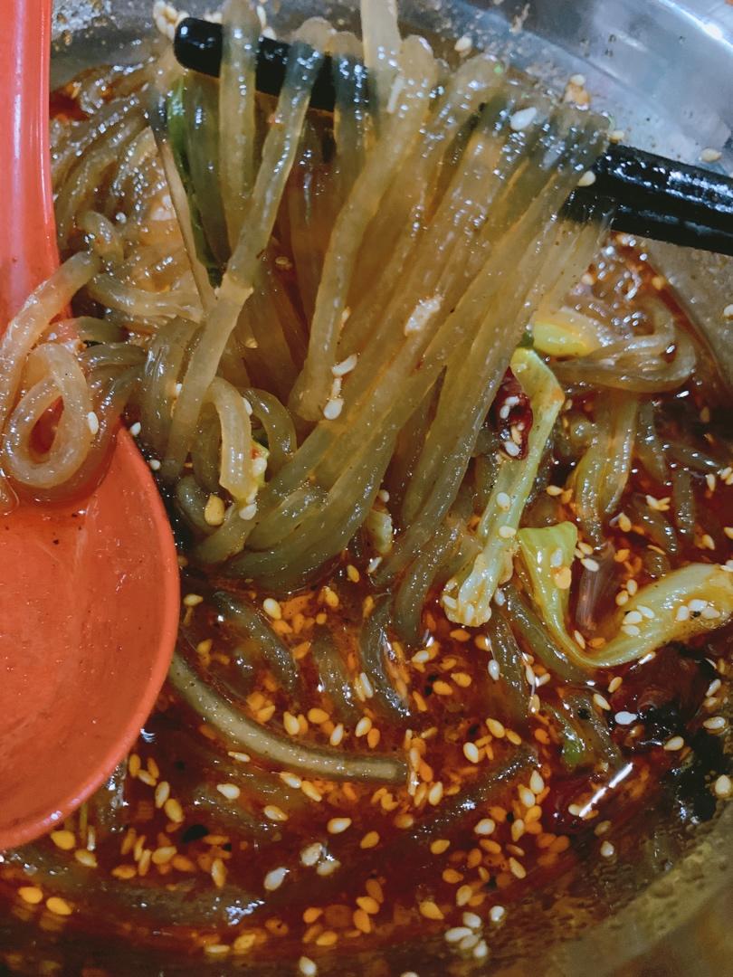 厨房小白都会的超级简单过瘾的酸辣粉