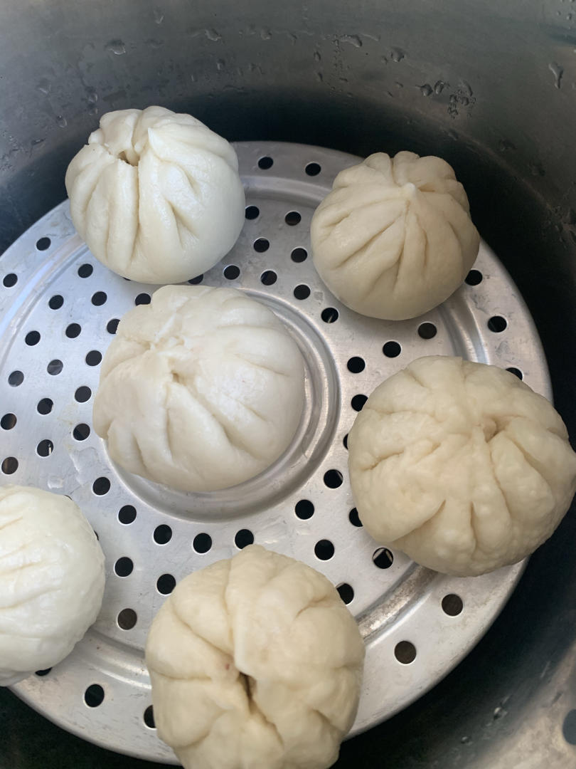 暄软可口的豆沙包