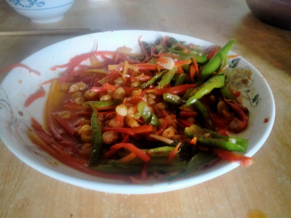 超下饭的！酸辣胡萝卜丝炒青椒