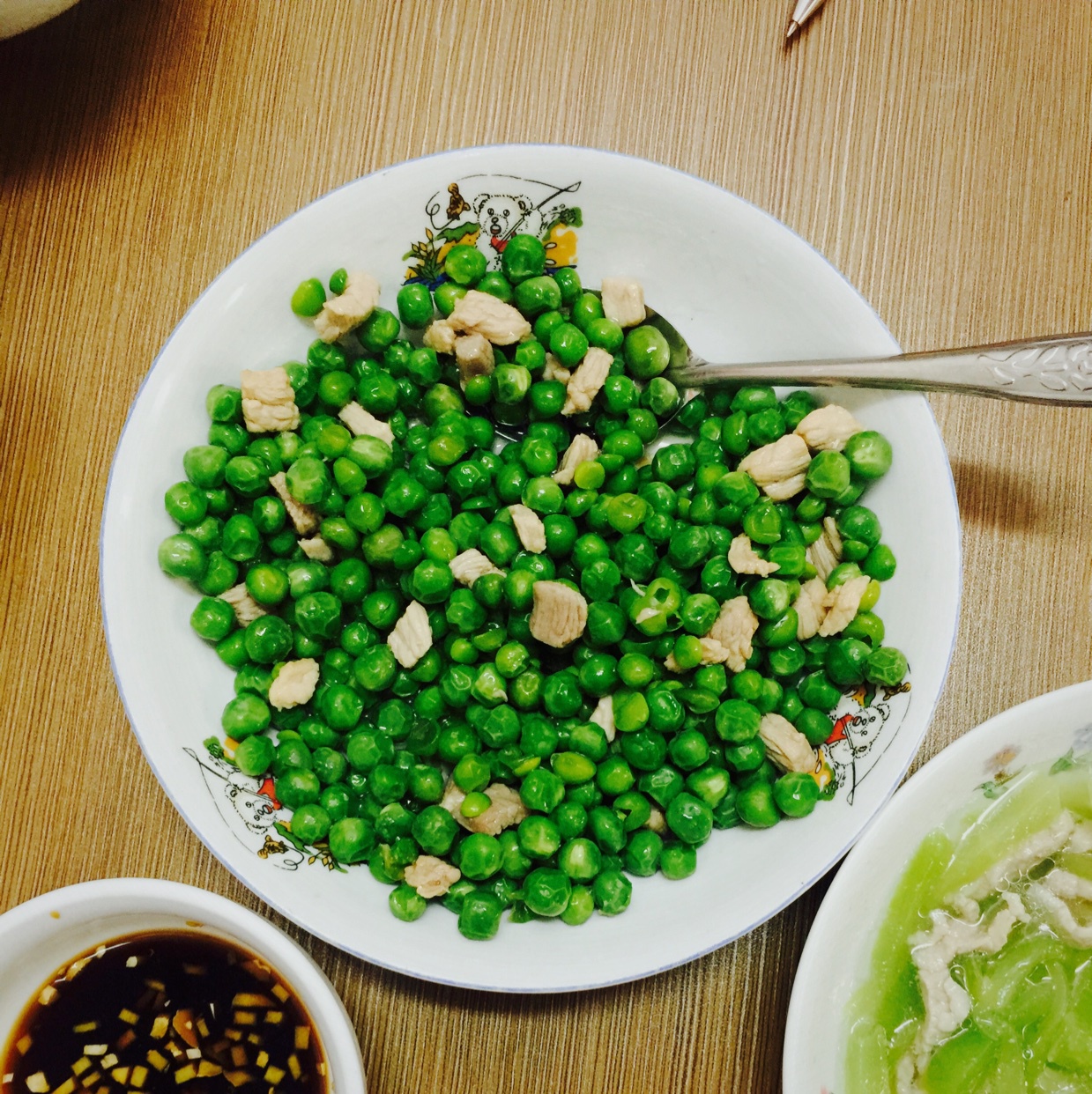 青豌豆炒肉丁