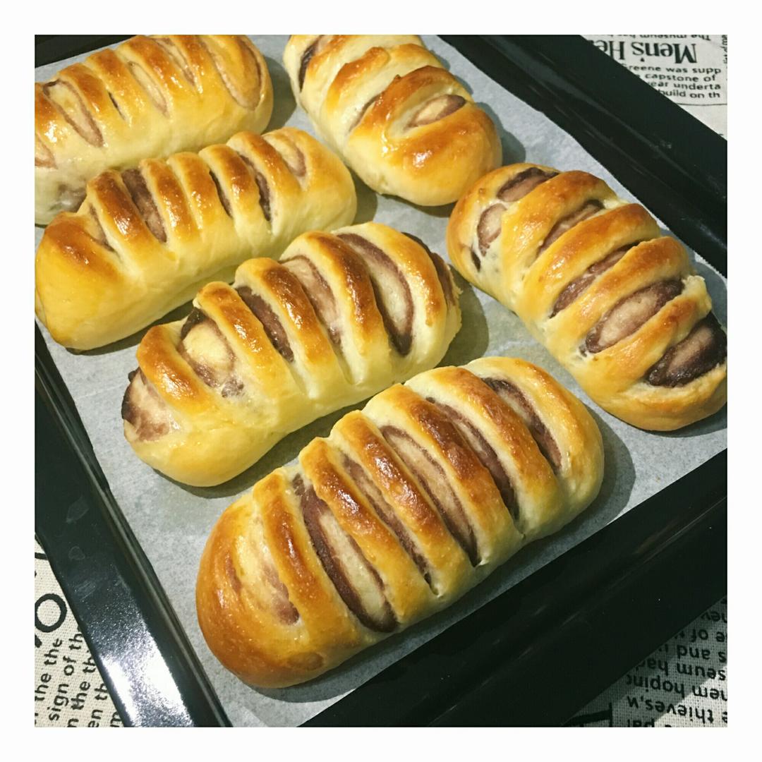 红豆沙面包卷——好吃得不得了#皮黑森林#