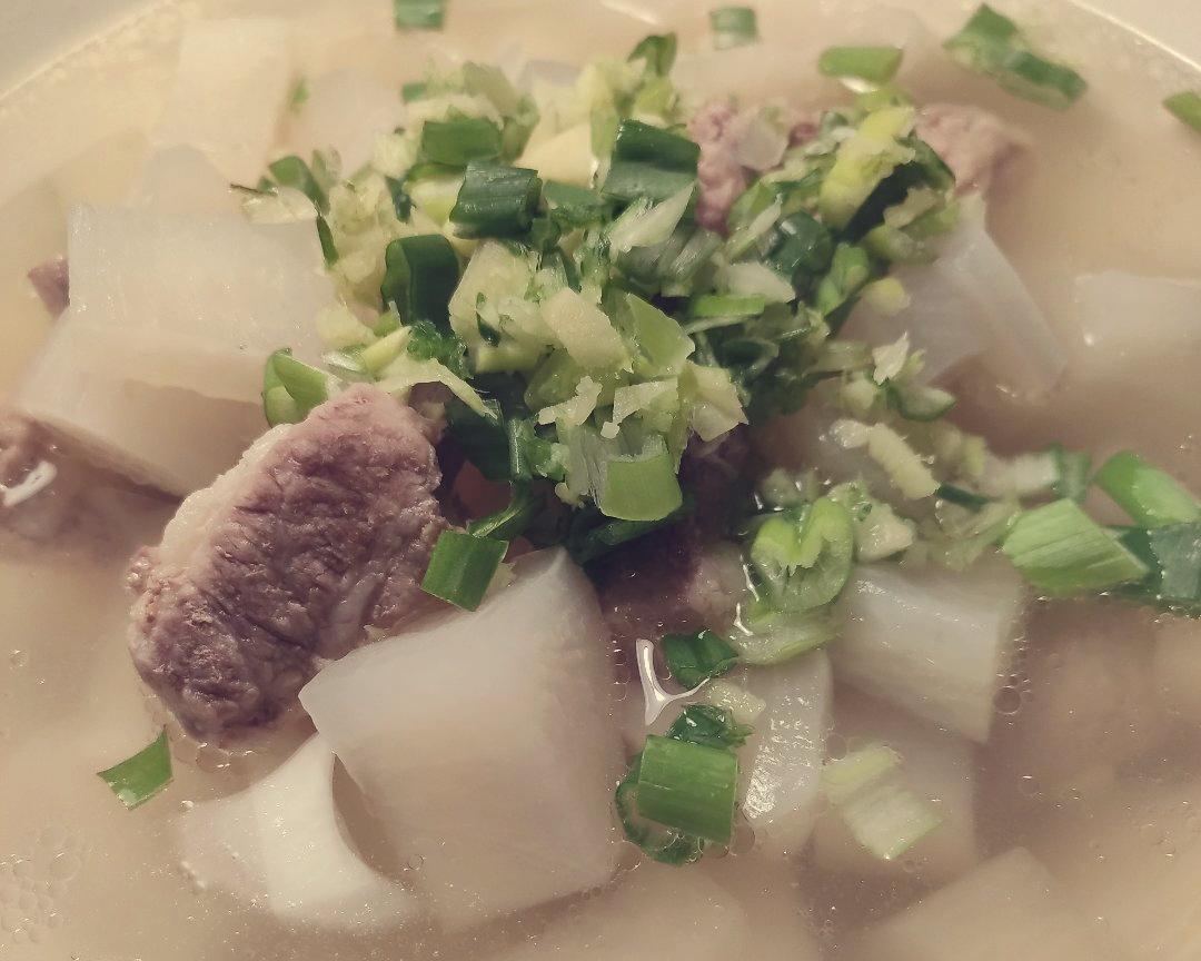 白萝卜排骨汤的做法