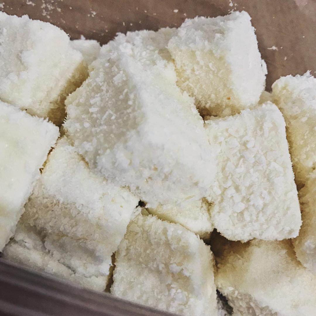 完胜85度C牛奶椰丝小方