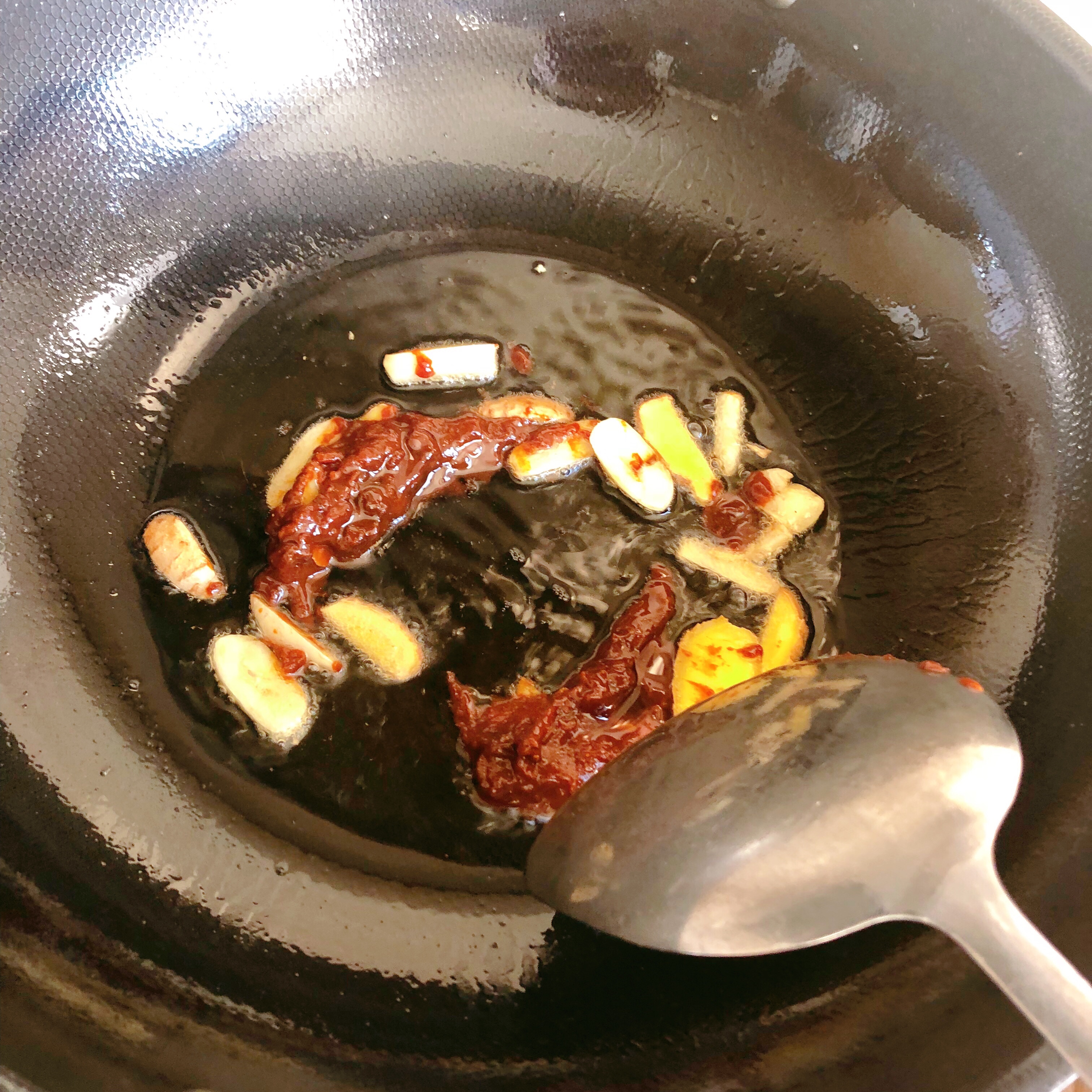 酱烧金鲳鱼（适用于所有红烧的鱼类）的做法 步骤3