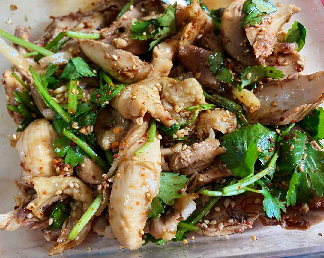 凉拌手撕鸡腿
