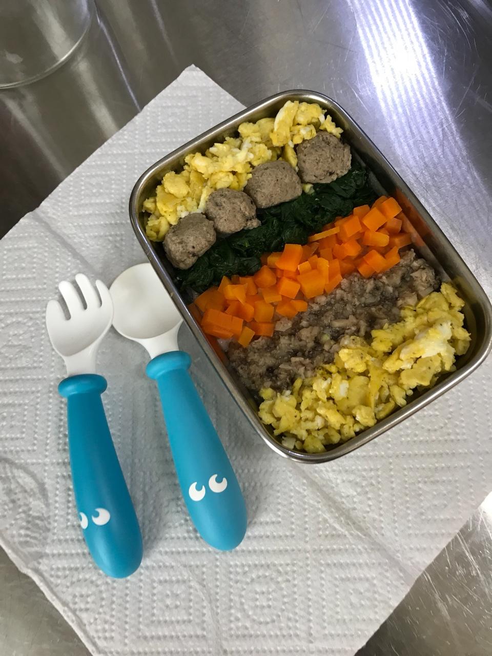 宝宝辅食食谱  鸡蛋虾肉五彩盖饭