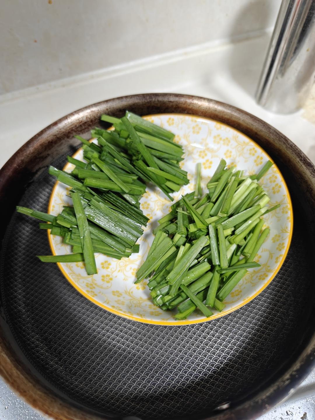 韭菜炒鸡蛋——三分钟快手下饭菜 掌握火候的秘诀