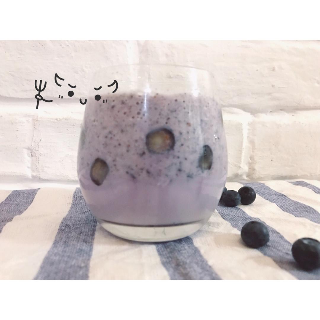 火龙果蓝莓奶昔