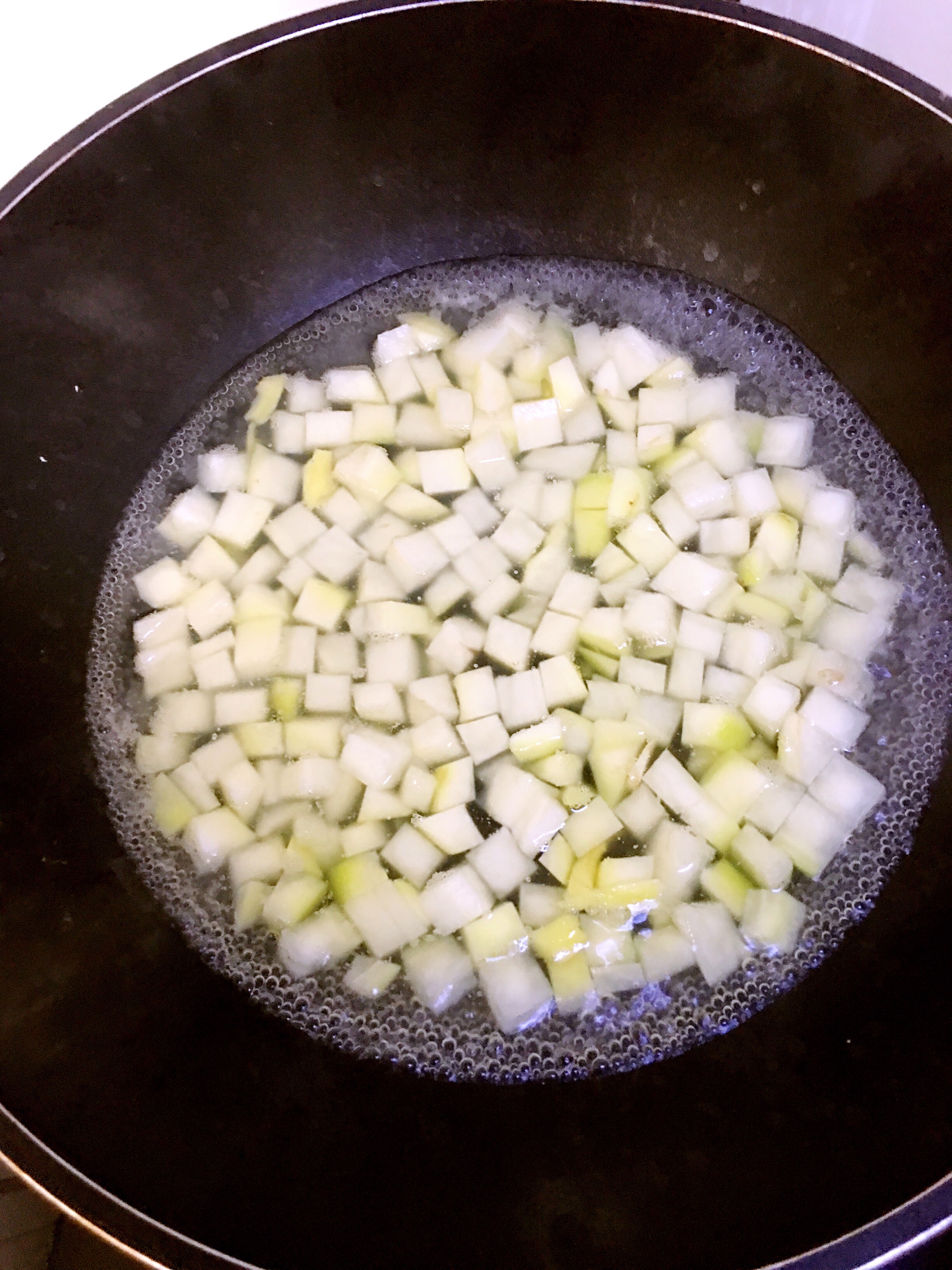青菜肉沫熬土豆（无油健身版）的做法 步骤1