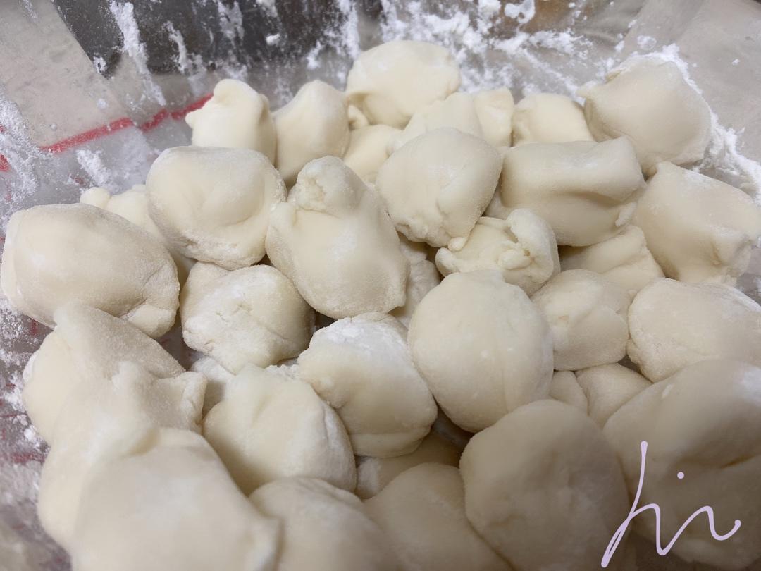 擀饺子皮的视频