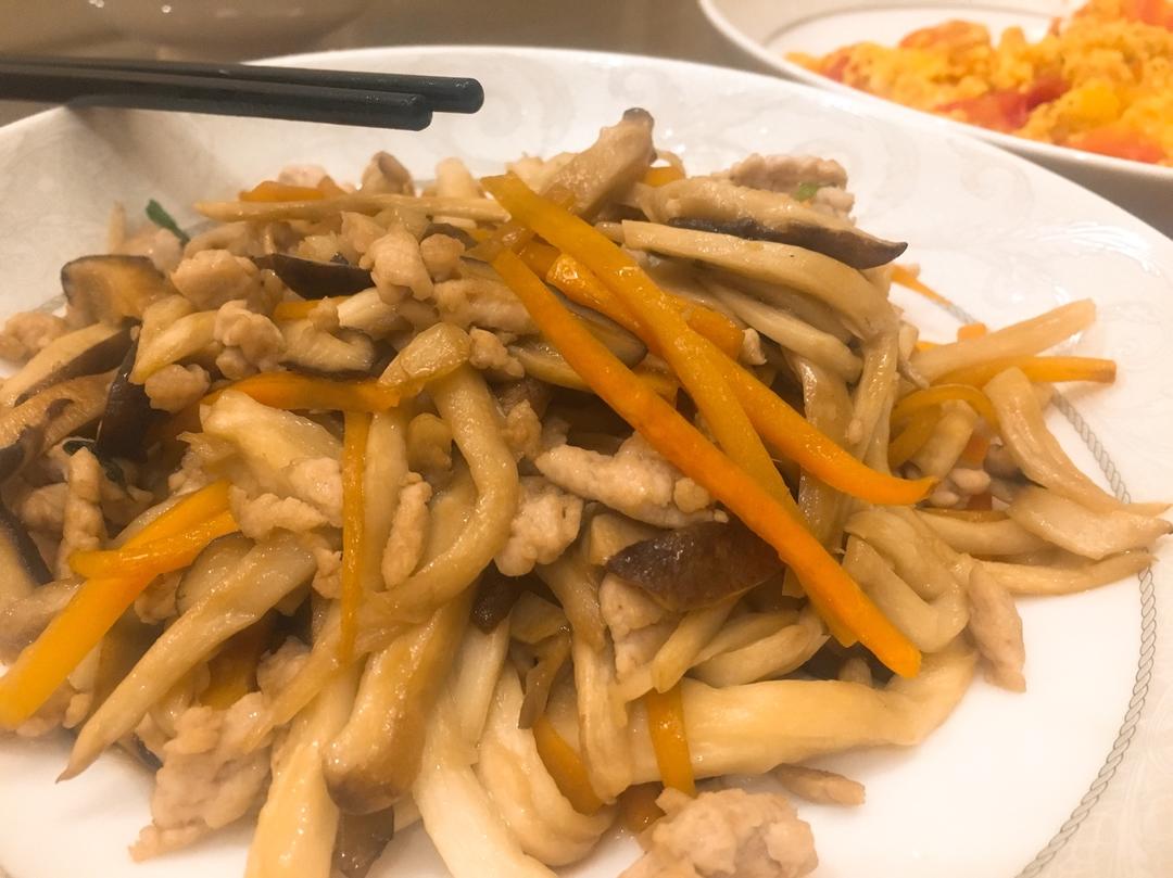 手撕杏鲍菇炒肉