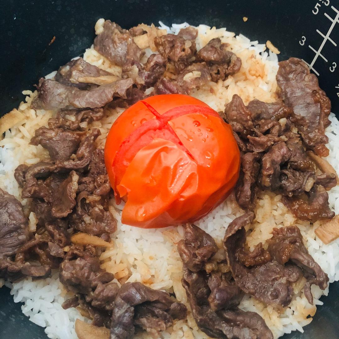 【电饭煲窝蛋牛肉饭】