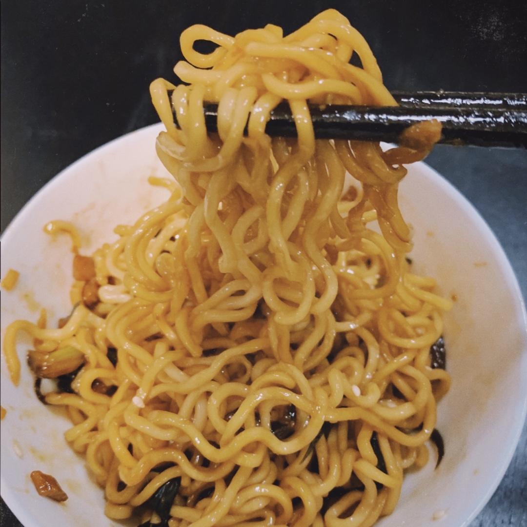 葱油拌面Spring Onion Noodles