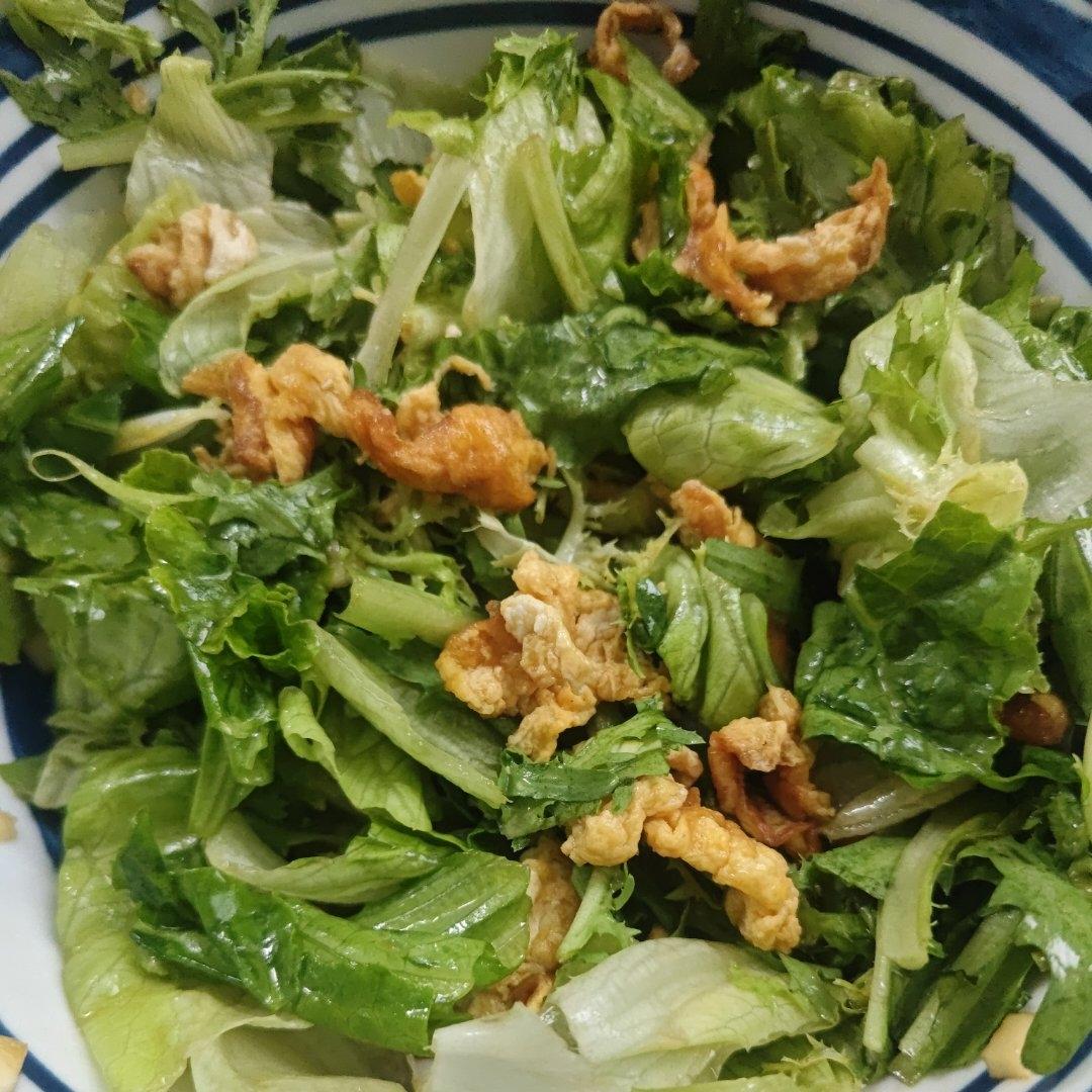 苦菊西生菜拌鸡蛋