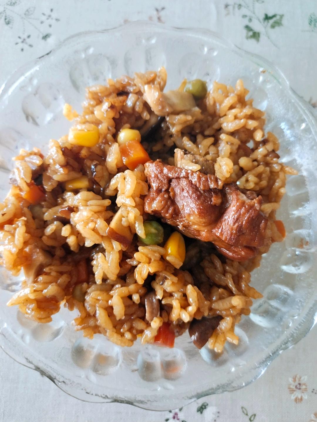 【排骨焖饭】