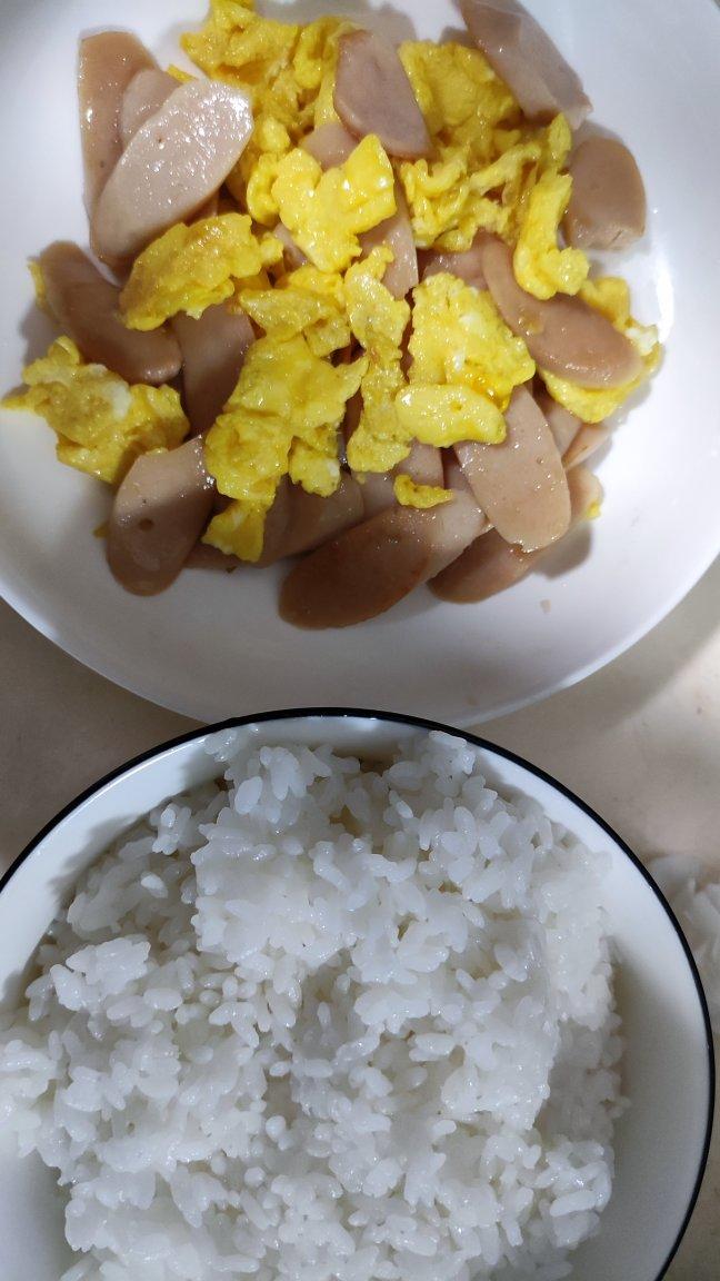 火腿肠炒鸡蛋