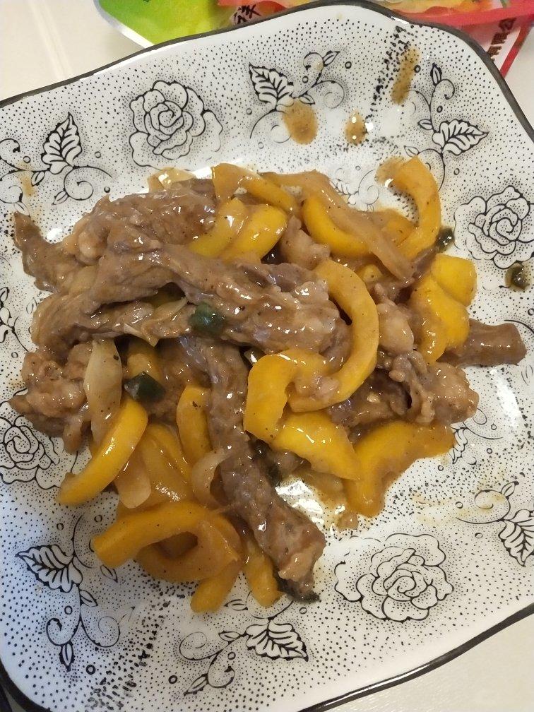 色彩鲜亮饱满的牛肉菜，孩子爱吃的——彩椒牛柳【孔老师教做菜】