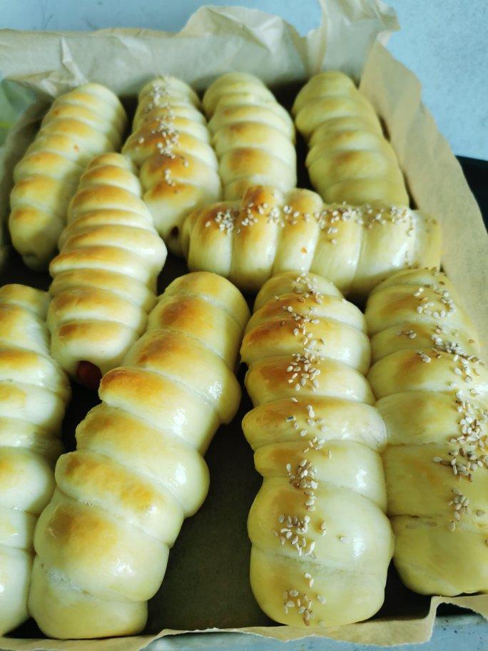香肠面包卷——玉米油版 （一次发酵）