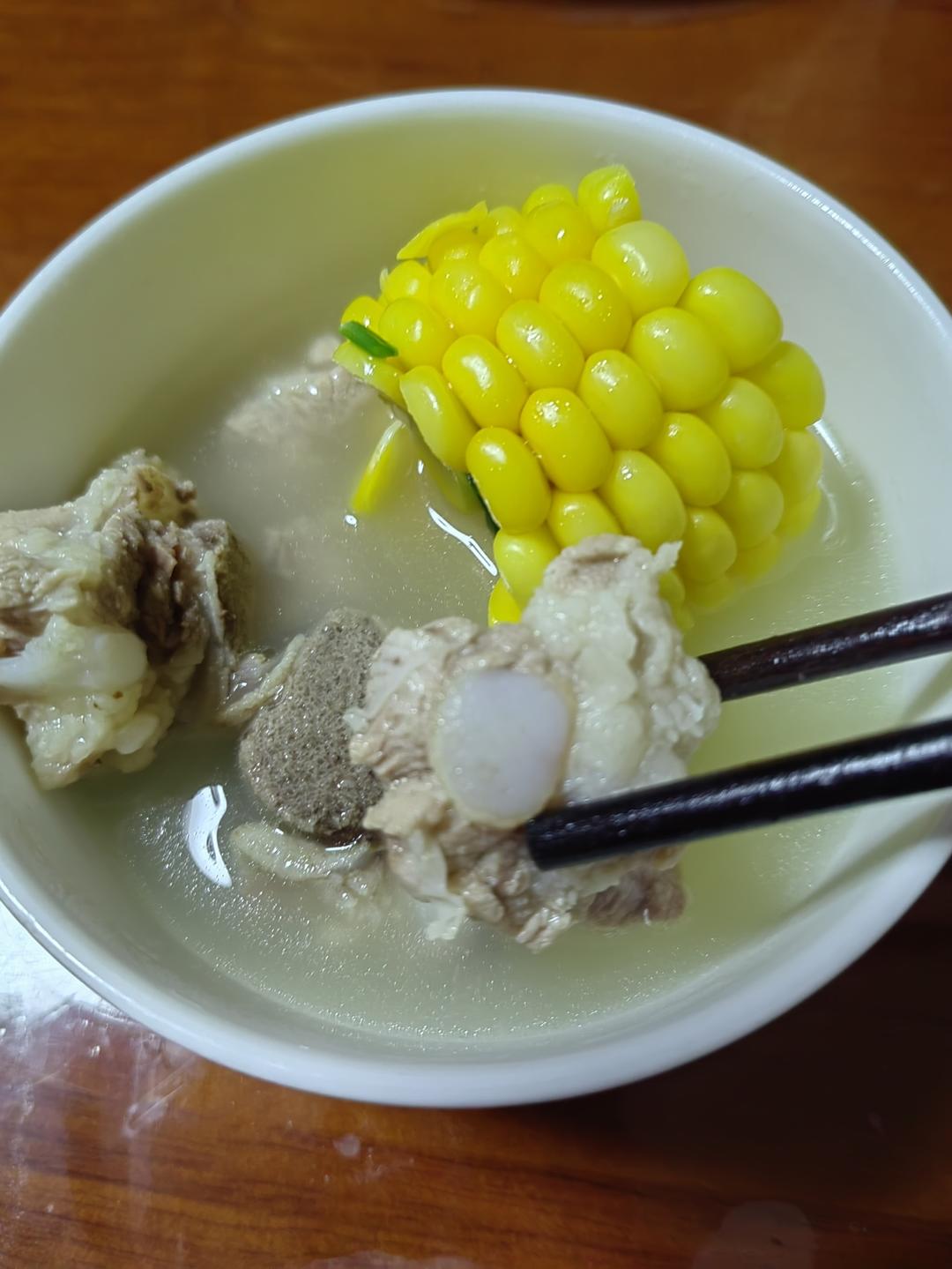 教你炖出来奶白色的排骨汤，香甜可口