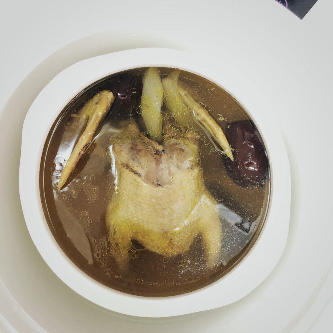 红枣枸杞乳鸽汤