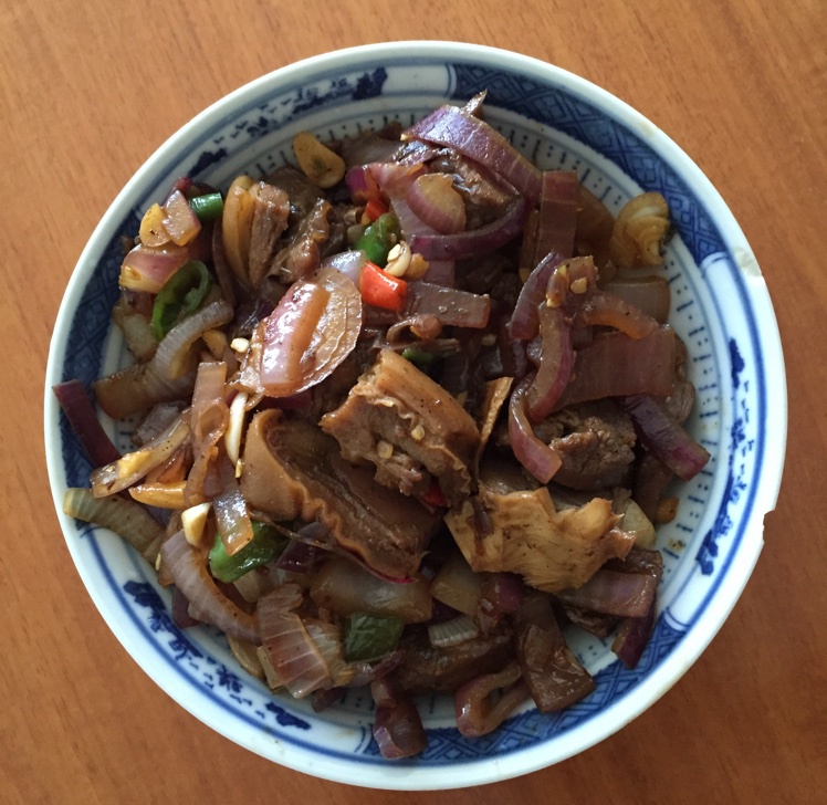 孜然洋葱炒牛肉粒