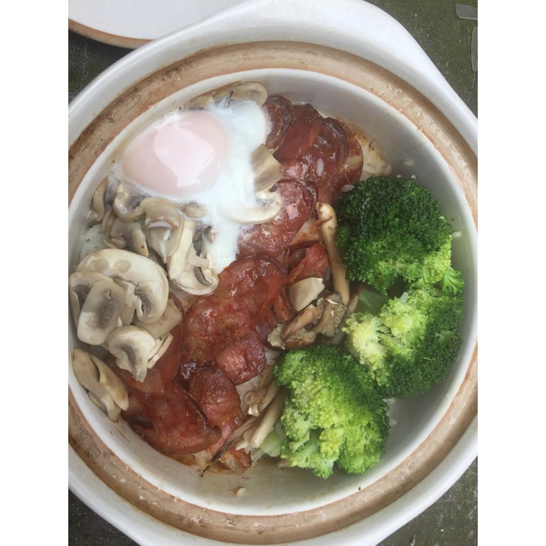 香肠煲仔饭