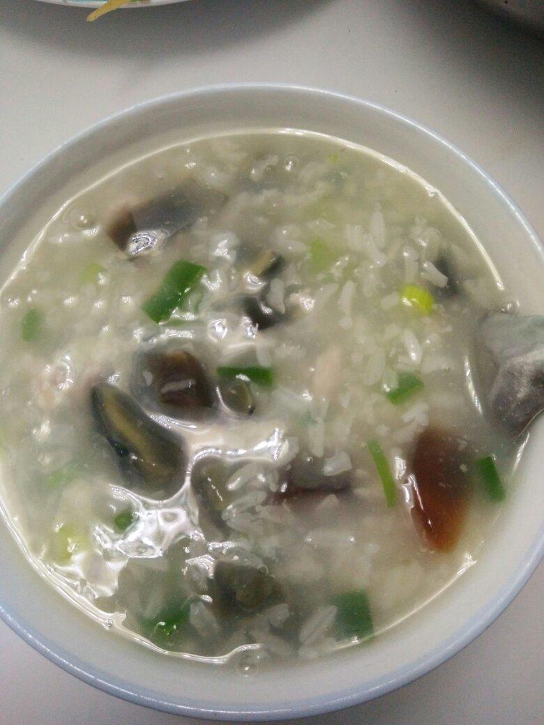 jiao-12做的皮蛋瘦肉粥