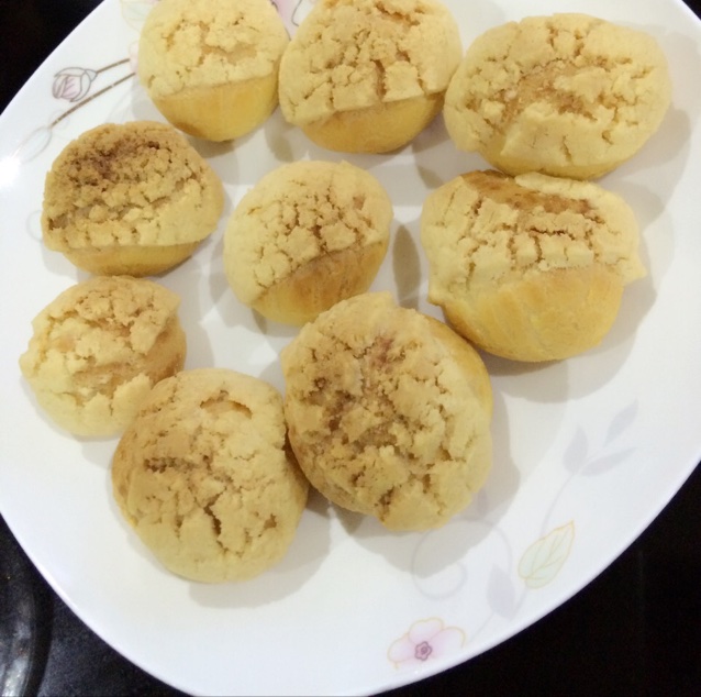 酥皮奶油泡芙--#皮黑森林#