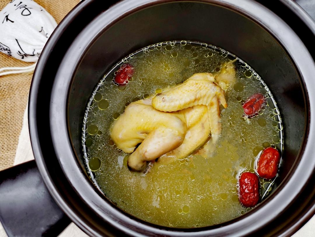 宝宝辅食高汤红枣鸡汤的做法