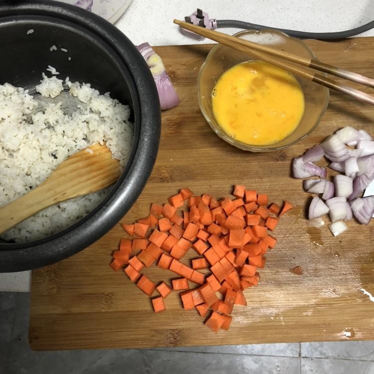 胡萝卜蛋炒饭