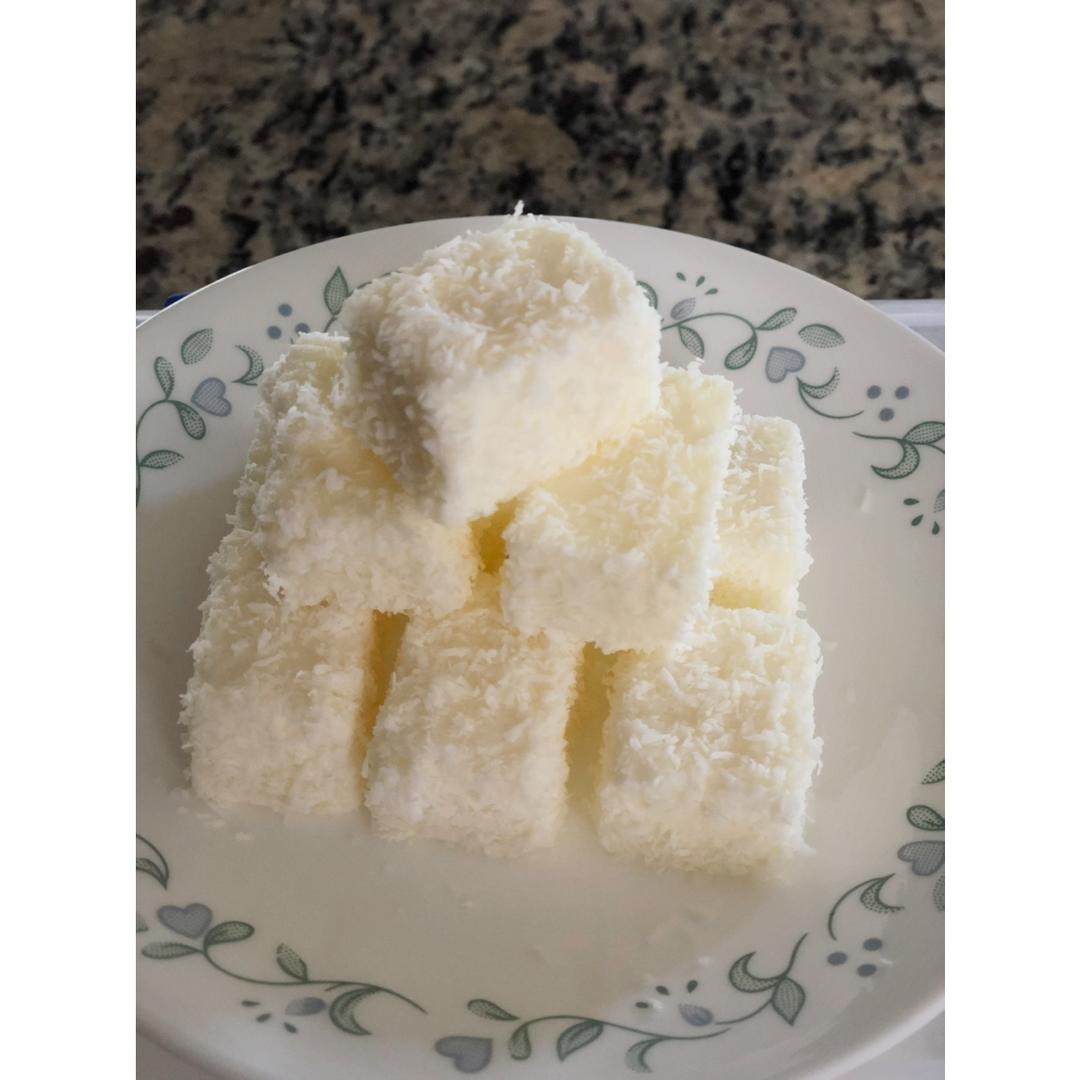 【甜蜜工坊】椰丝牛奶小方糕
