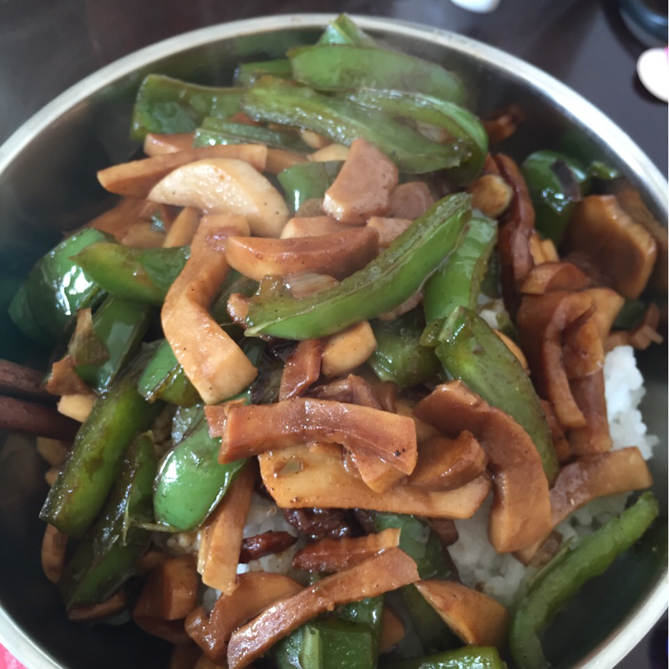 青椒素炒杏鲍菇