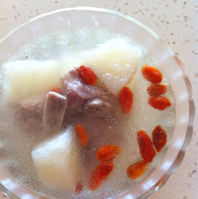 兰酶儿做的枸杞山药排骨汤