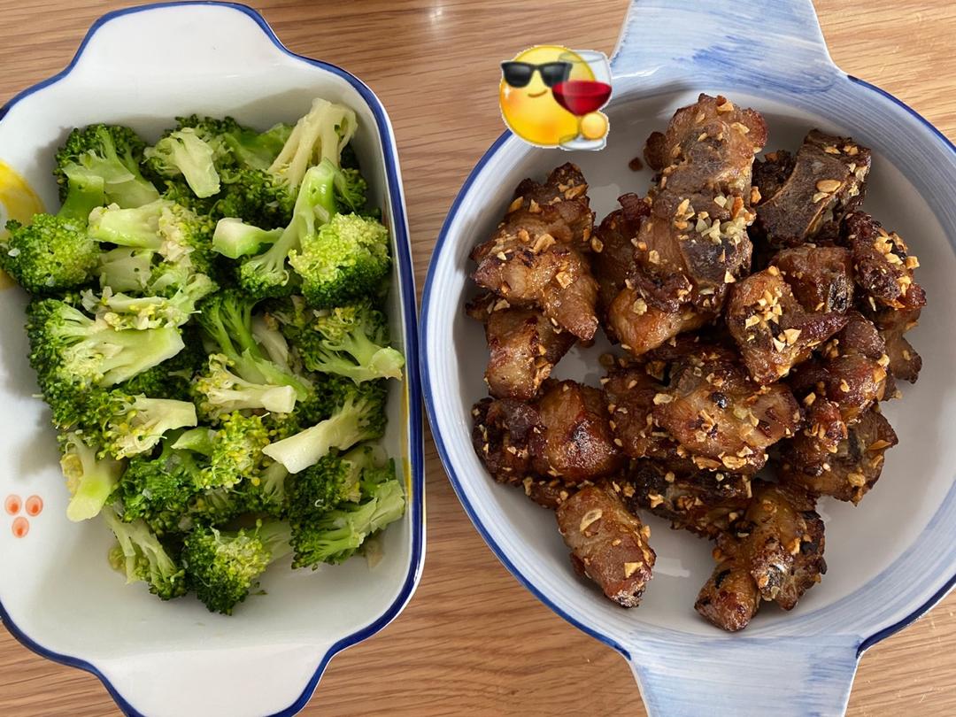 金牌蒜香排骨