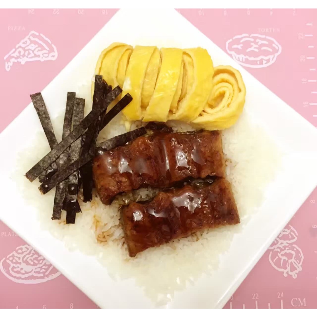 蒲烧鳗鱼盖饭（鳗丼）