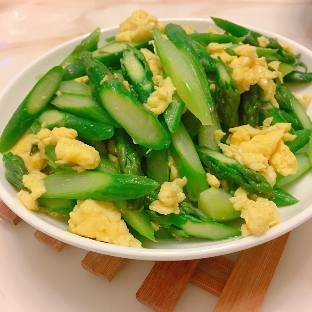 芦笋炒鸡蛋