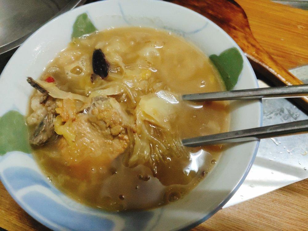 东北酸菜炖排骨