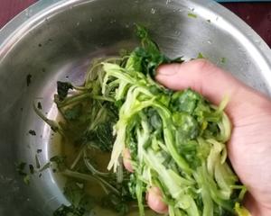 饺子猪肉芹菜馅工艺的做法 步骤2