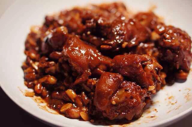 南乳花生猪脚煲