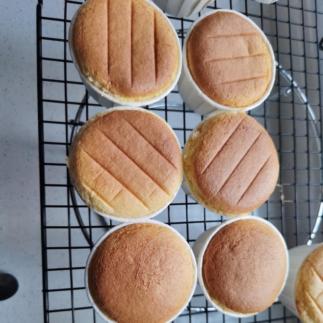 酸奶纸杯小蛋糕