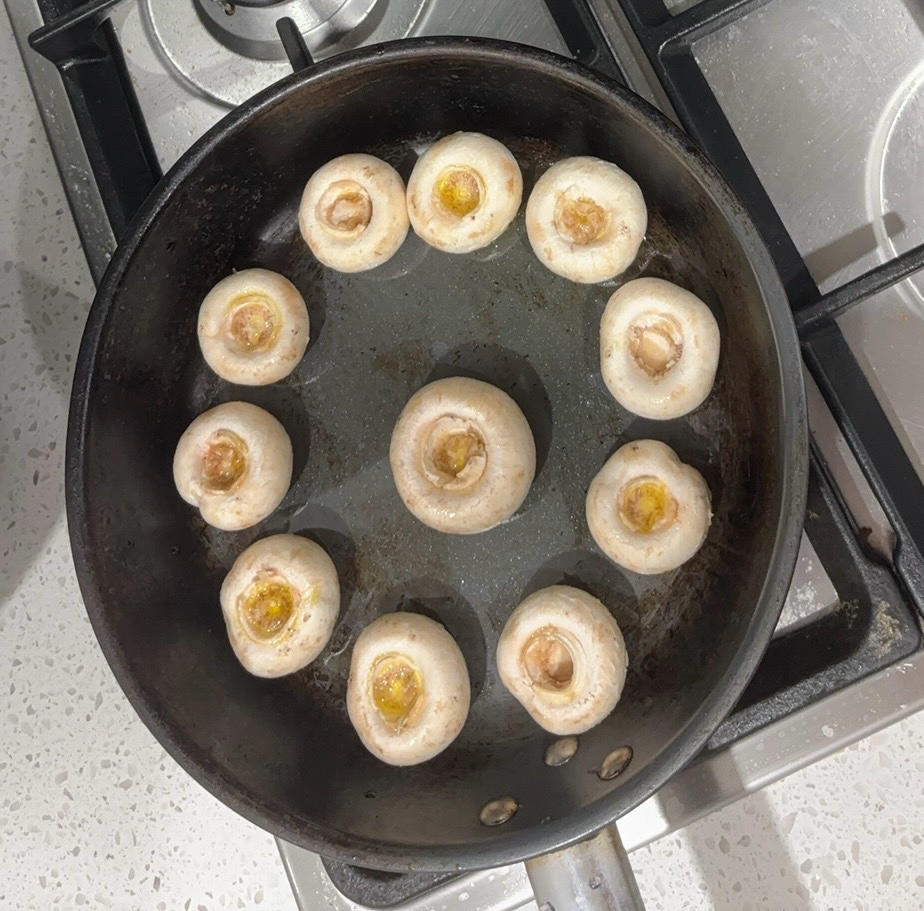 一口爆汁的虾滑酿口蘑