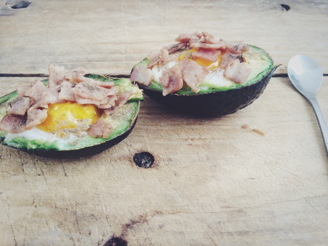 培根牛油果焗蛋