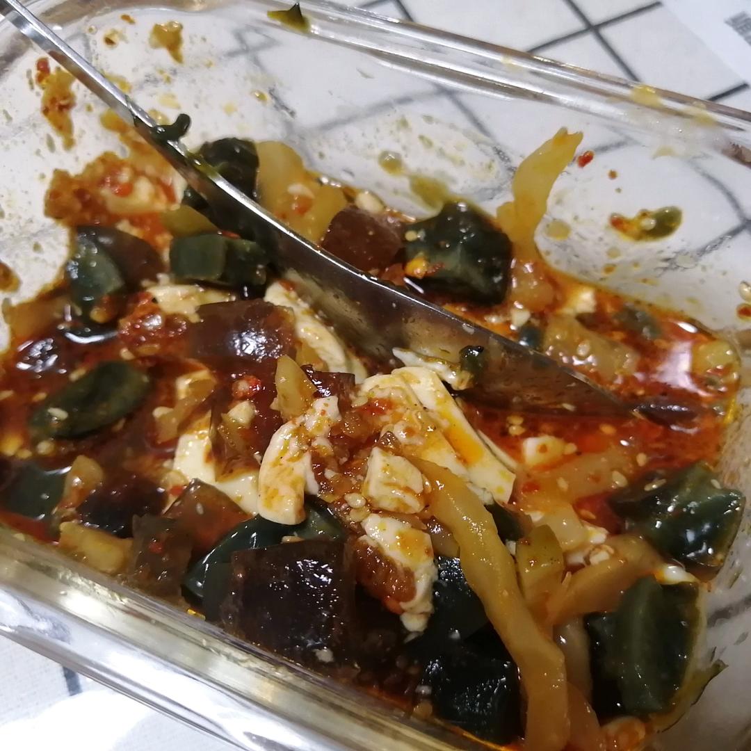 皮蛋拌豆腐